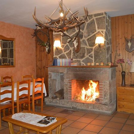Hostal Revinuesa Esterno foto