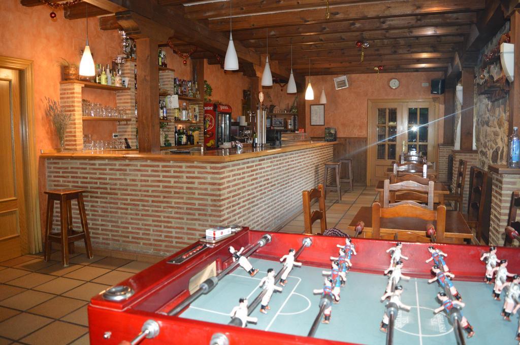 Hostal Revinuesa Esterno foto