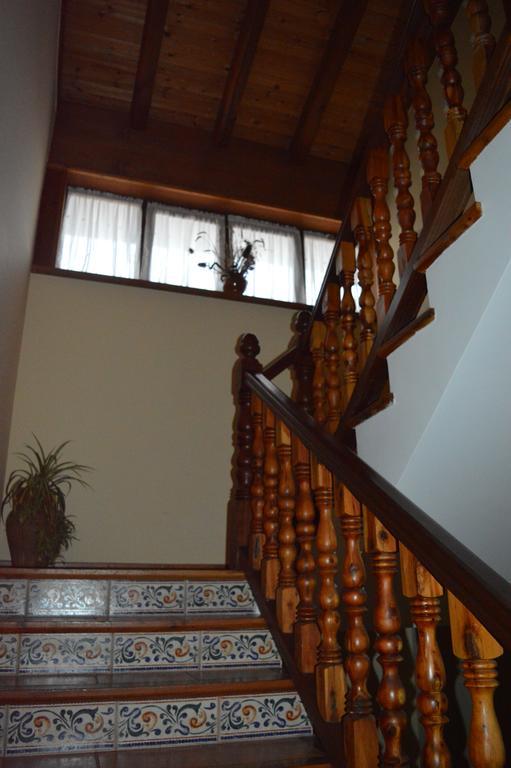 Hostal Revinuesa Esterno foto